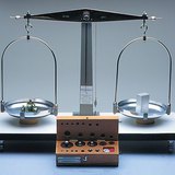 เครื่องชั่งสองกระทะ