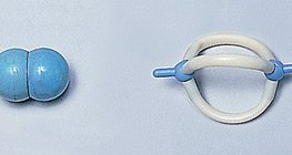 บบจำลองโมเลกุลไนโตรเจนแบบเติมช่องว่างและแบบแท่ง