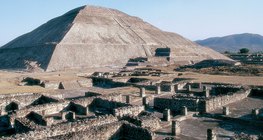 ซากปรักหักพังของเมืองหลวงแอซเท็ก Tenochtitlan
