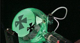 รังสีแคโทดเดินทางเป็นเส้นตรง