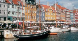 Nyhavn ริมน้ำสมัยศตวรรษที่ 17 ในโคเปนเฮเกน