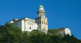 อาคาร Pannonhalma Archabbey