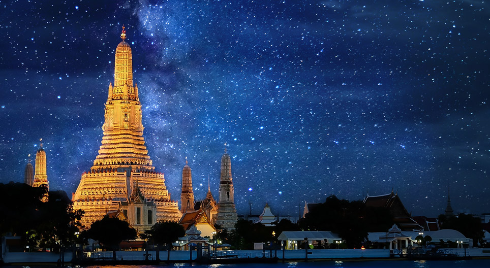 วัดอรุณราชวรารามราชวรมหาวิหาร หรือวัดแห่งรุ่งอรุณ