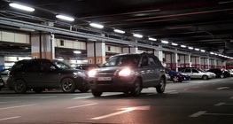 รถยนต์ที่กำลังเคลื่อนที่