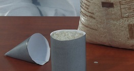 ปริมาตรของทรงกระบอกสัมพันธ์กับปริมาตรของกรวยอย่างไร