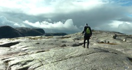 ภูเขาที่เกิดจากรอยเลื่อนกัดเซาะ