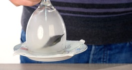 กระจกแม่เหล็ก